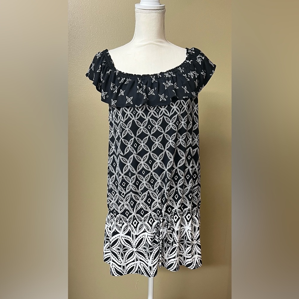 WhiteHouse/BlackMarket Swimsuit Cover Up